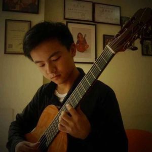 亲近相尾中妈妈和谁在一起了
